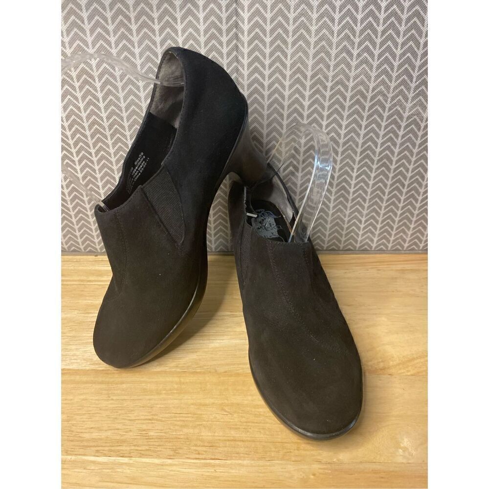 ✅Dansko heeled black suede clogs